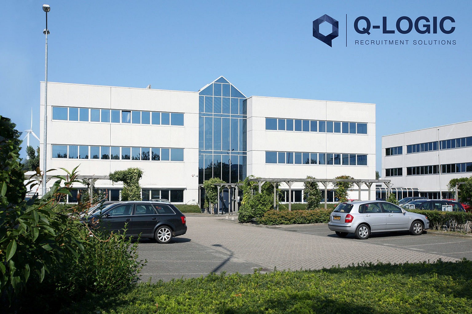 Contact QLogic
